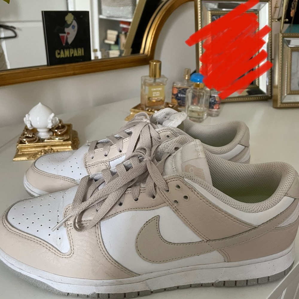 Beige nike low dunk women’s